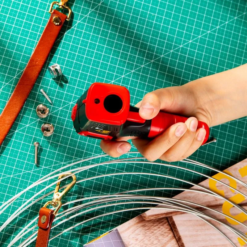 Инфракрасный пирометр (термометр) с цветным дисплеем Deli DL333550 -40…600°C