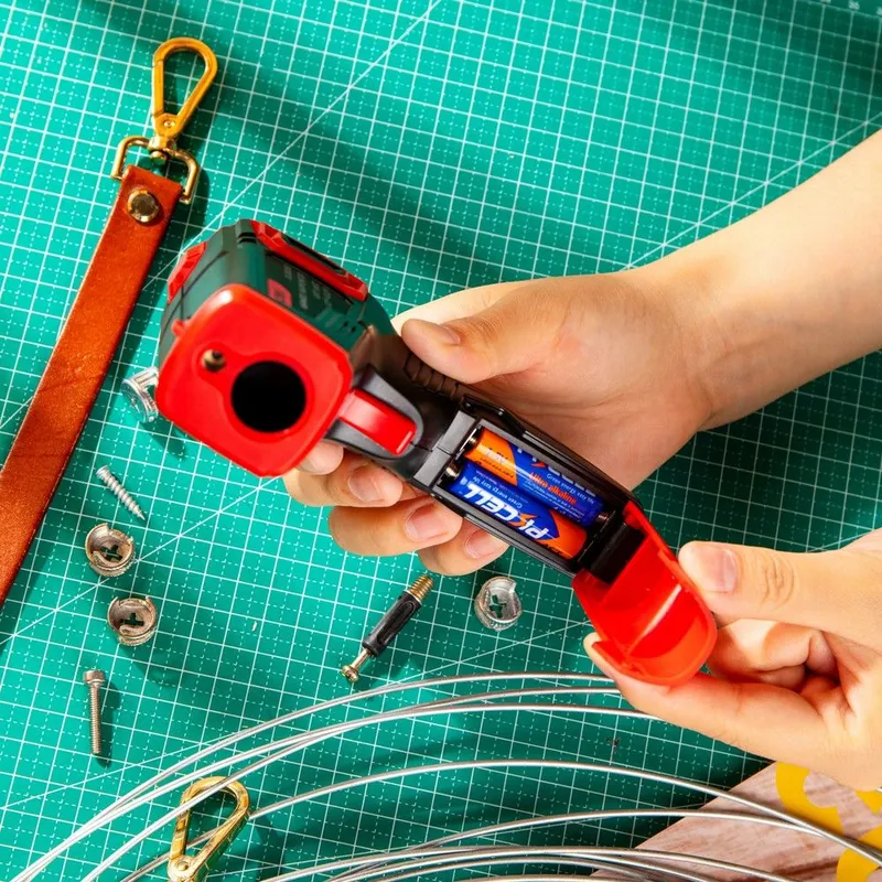 Инфракрасный пирометр (термометр) с цветным дисплеем Deli DL333550 -40…600°C