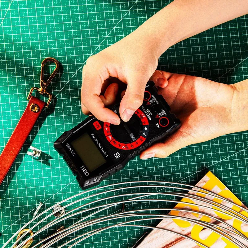  Многофункциональный цифровой мультиметр Deli DL334301 напряж. 0,2-600В, сила тока 0,02-10А, сопр. 0,0002-20 МОм, ЖК-дисплей