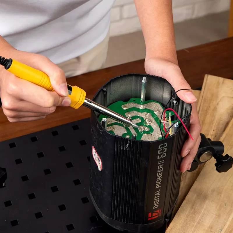 Паяльник Deli DL8840 (40 Вт)