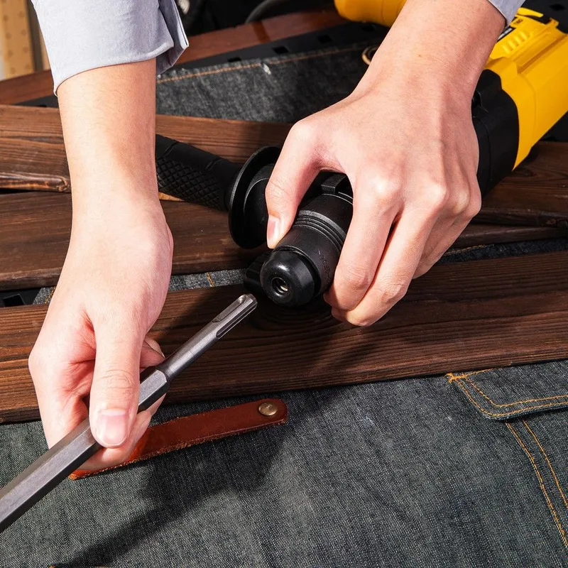 Перфоратор Deli DL-DC26-E1 (800Вт, 3Дж, 5500уд/мин, 1150об/мин, кейс, в комплекте 3 бура,пика, долото)