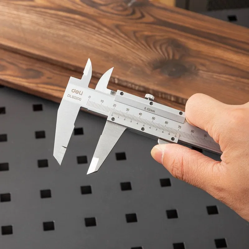  Штангенциркуль Deli DL92200 200мм, метрическая шкала