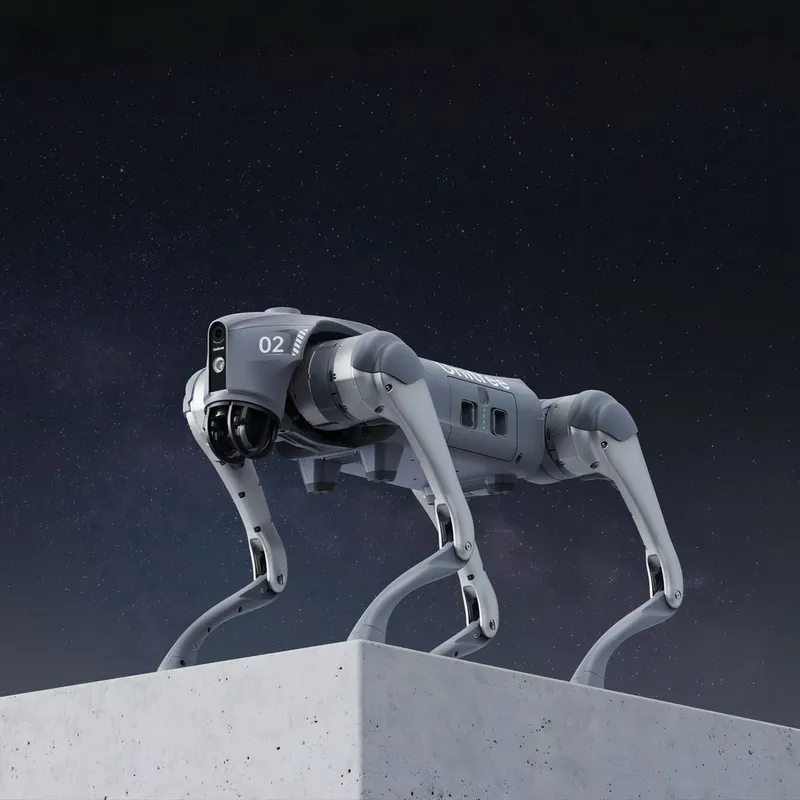 Бионический четырехопорный робот бренда Unitree модели Go2 версии AIR 