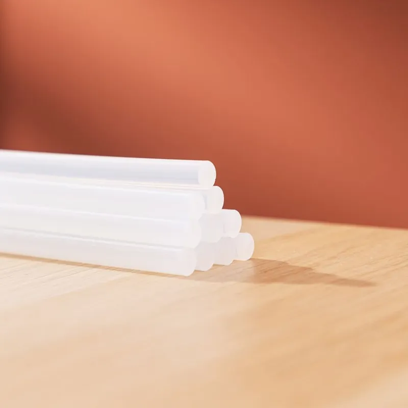 Стержни клеевые Deli DL5042 7х200мм 10 шт. Цвет белый