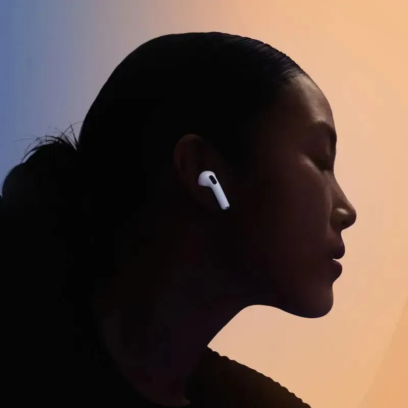 Гарнитура вкладыши Apple A3050,A3053,A3058 AirPods 4 белый беспроводные bluetooth в ушной раковине (MXP63LL/A)