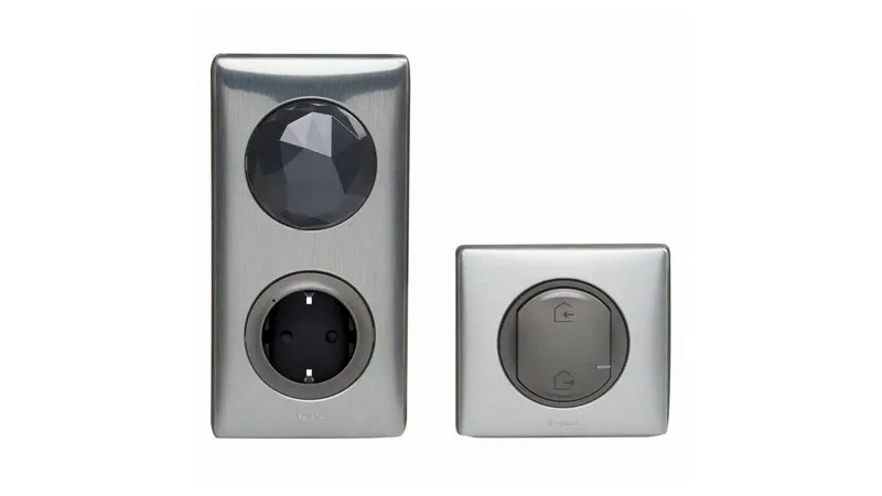 Стартовый пакет. [064828] Legrand Celiane with NETATMO Шлюз WiFi + умная розетка 2К+З 16А 230В + главный беспроводной выключатель "Я дома/Я вне дома". - Цвет Графит