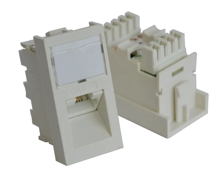 Вставка RJ-45 UTP Cat.5E, 22.5x45 мм угловая, с маркировкой, белая