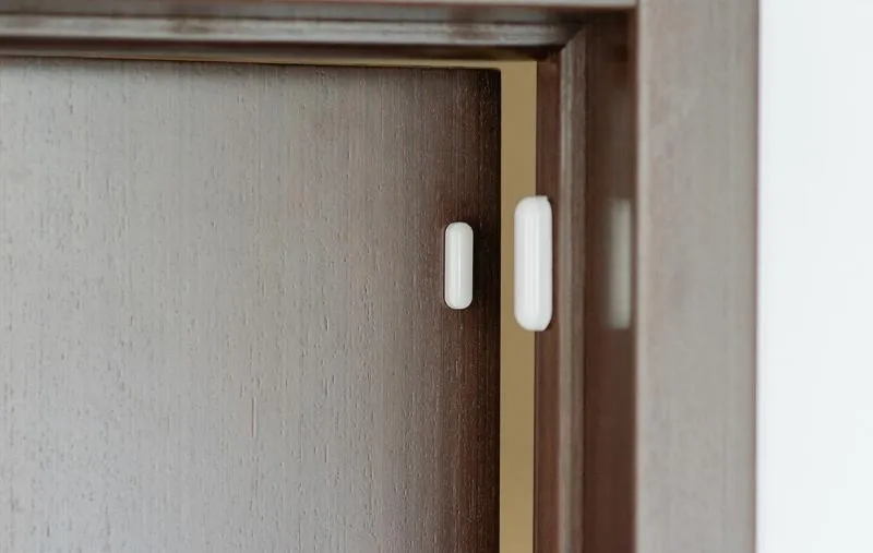 Датчик открытия двери/окна Rubetek RS-3210 белый