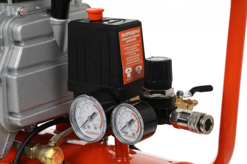 Компрессор поршневой Patriot EURO 24/240 масляный 240л/мин 24л 1500Вт оранжевый