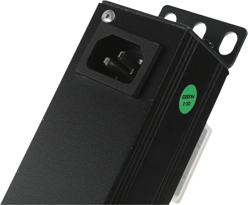 Блок розеток 19", 1-фазный с выключателем, 10A / 250V, 8xSchuko, шнур 1.8 м, вилка Schuko