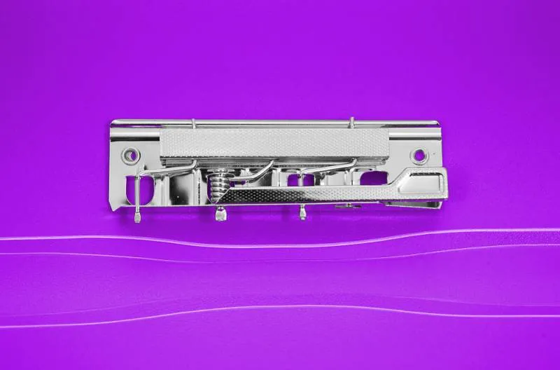 Папка метал.зажим Бюрократ Tropic -TR07CVIO A4 пластик 0.7мм фиолетовый