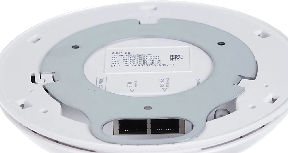 Точка доступа MikroTik cAP ac with 716MHz CPU, 128MB RAM, 2 x Gbit LAN (one with PoE-out), built-in 2.4Ghz 802.11b/g/n Dual Chain wireless, built-in 5GHz 802.11an/ac Dual Chain wireless, RouterOS L4, ceiling enclos