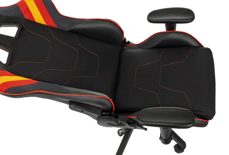 Кресло игровое Zombie VIKING 4 AERO черный/красный ткань/эко.кожа с подголов. крестов. пластик