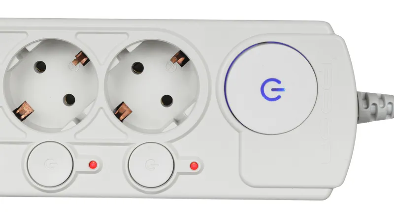 Сетевой фильтр Ippon BK212-SW 1.8м (6 розеток) белый (коробка)