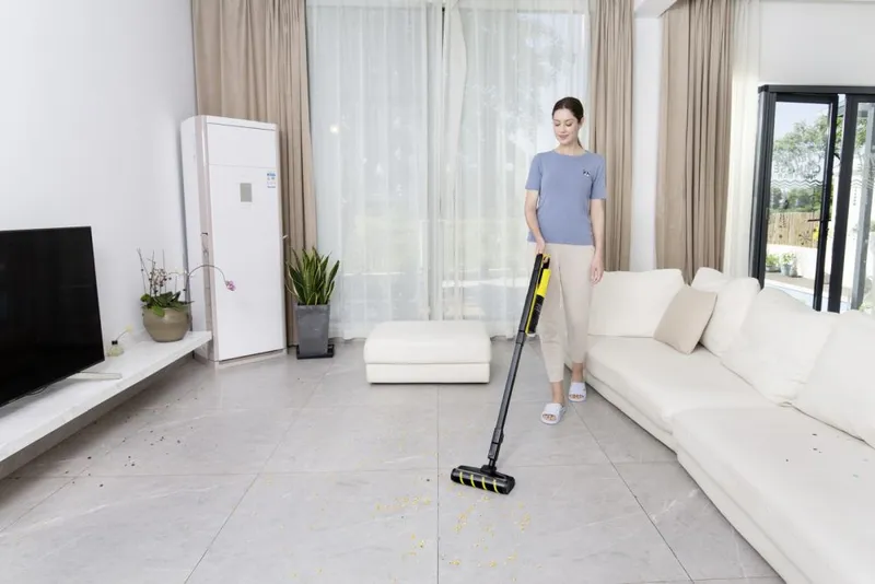 Пылесос ручной Karcher VC 4s Cordless Plus желтый/черный
