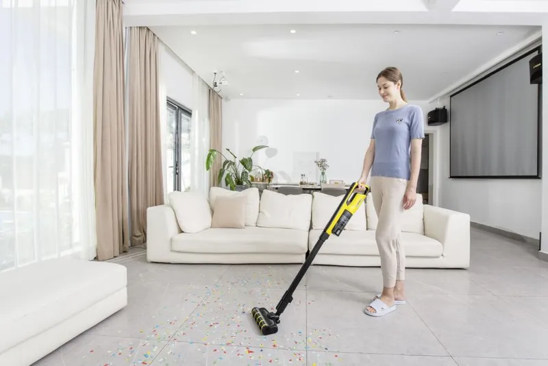 Пылесос ручной Karcher VC 4s Cordless Plus желтый/черный