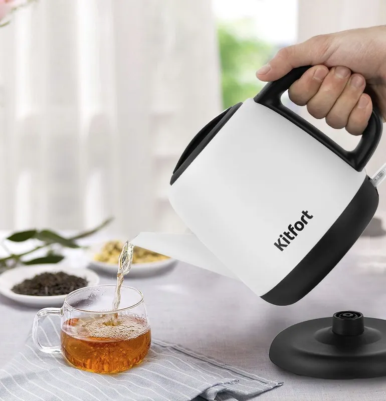 Чайник электрический Kitfort KT-6112 1л. 1630Вт белый/черный (корпус: нержавеющая сталь)
