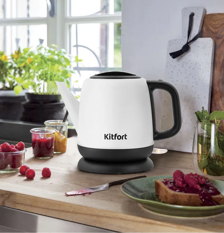 Чайник электрический Kitfort KT-6112 1л. 1630Вт белый/черный (корпус: нержавеющая сталь)