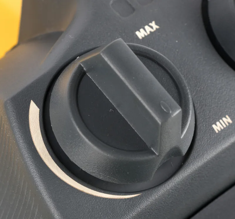 Тепловая пушка электрическая Ballu Prorab 2 BHP-P2-3 желтый