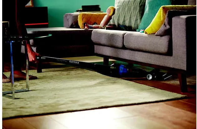 Пылесос ручной Philips FC6169/01 черный