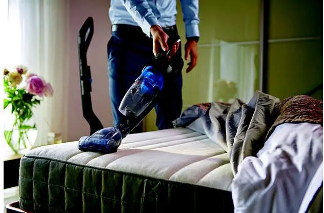 Пылесос ручной Philips FC6169/01 черный