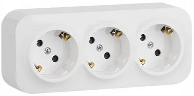 Розетка силов. (3 розетки) Legrand Quteo (782218) откр. зазем. штор. IP20 белый