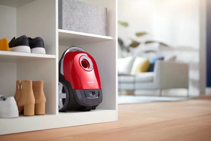 Пылесос Philips XD3000/01 2000Вт красный/черный