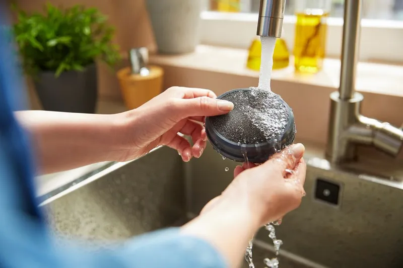 Пылесос ручной Philips FC6721/01 красный/серебристый