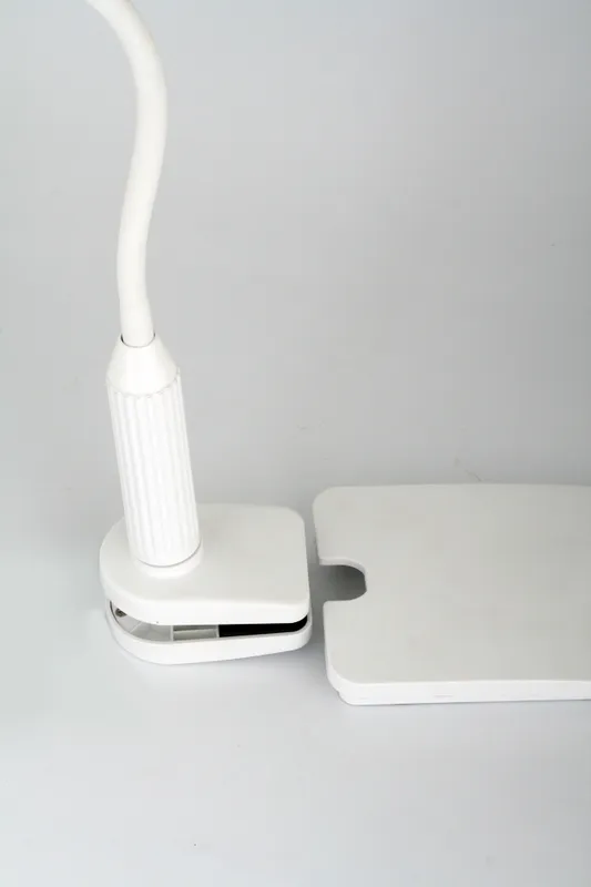 Светильник Camelion KD-814 C01 (12845) настольный на струбцине/основание белый 7Вт