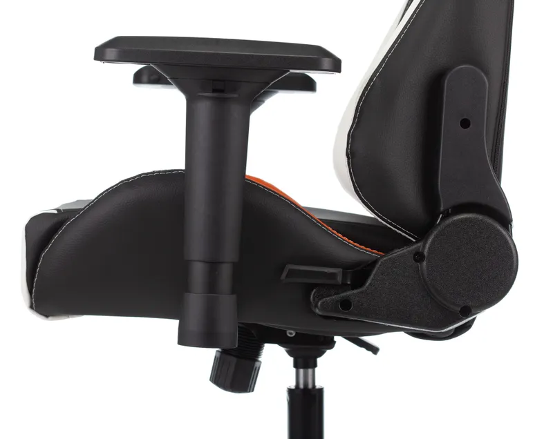 Кресло игровое Zombie VIKING TANK черный/оранжевый/белый эко.кожа с подголов. крестов. металл