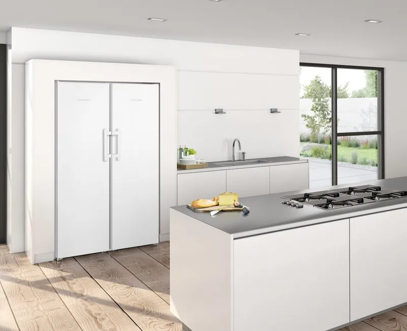 Холодильник Liebherr Comfort SBS 7242-22 001 белый (двухкамерный)