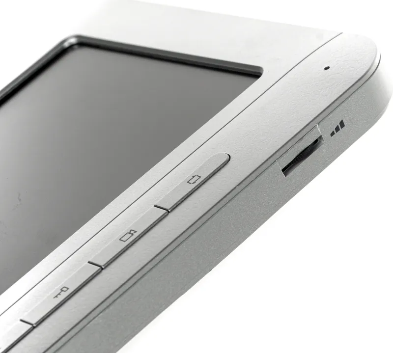 Видеодомофон HiWatch DS-D100MF белый