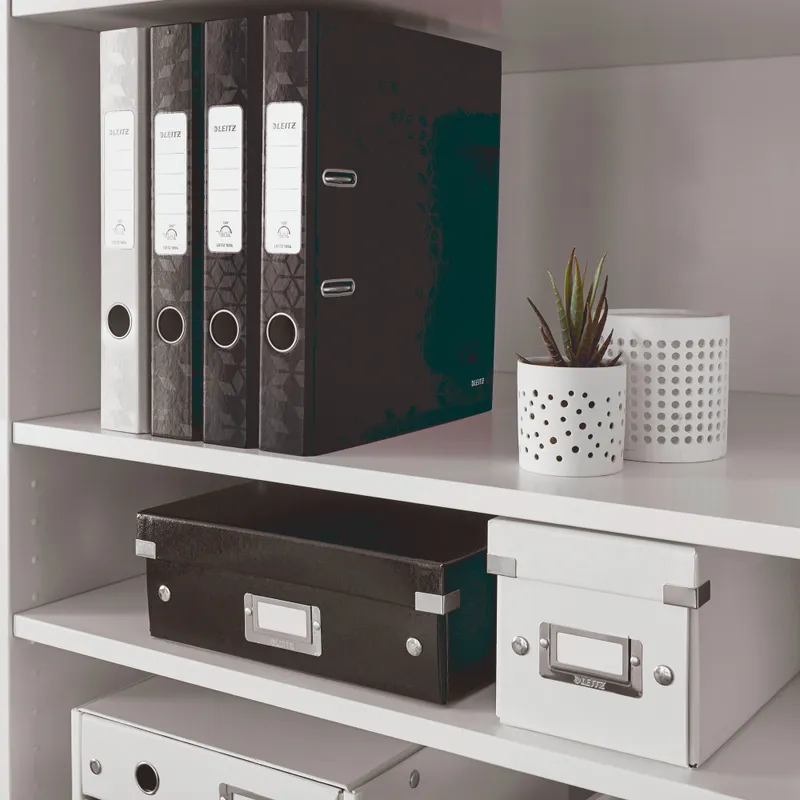 Папка-регистратор Leitz WOW 10060095 A4 52мм лам.карт. черный без. окант. вместимость 350 листов накл.на кор.