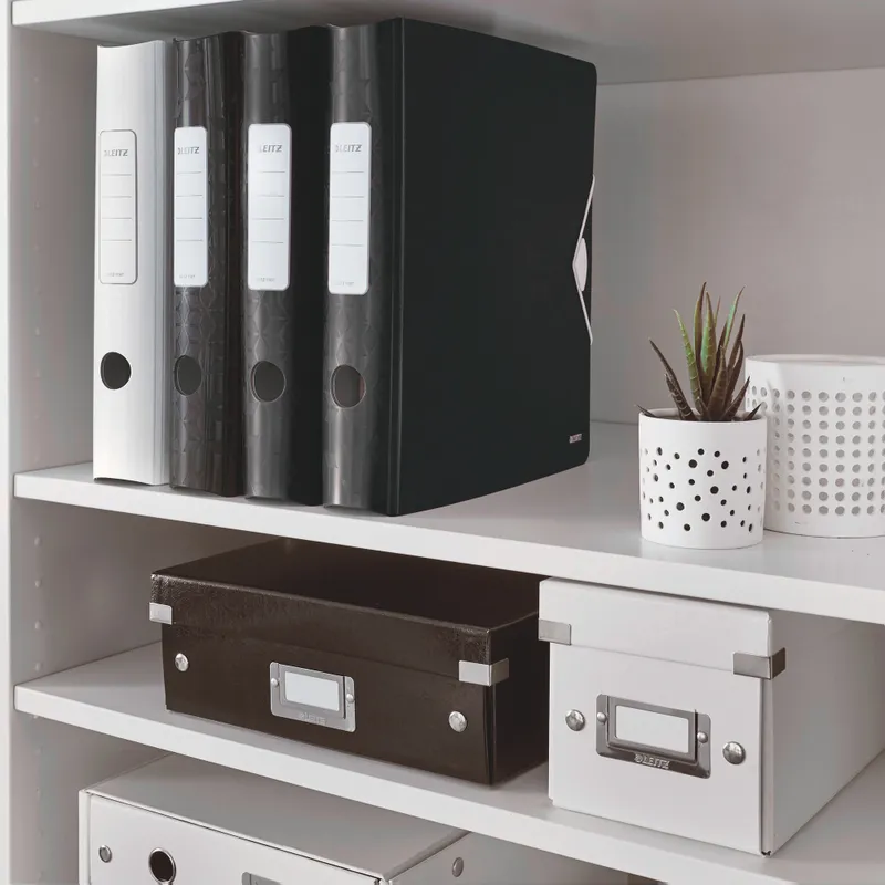 Папка-регистратор Leitz Active WOW 11070095 A4 65мм лам.карт. черный без. окант. вместимость 350 листов накл.на кор.