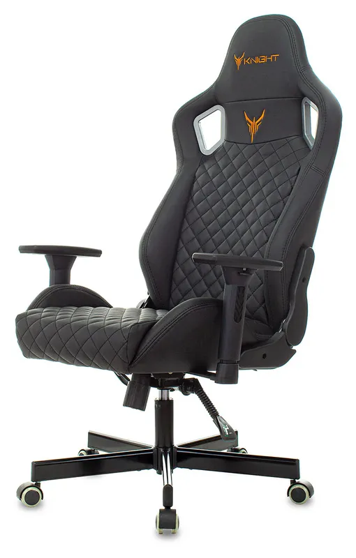 Кресло игровое Knight Outrider черный ромбик эко.кожа с подголов. крестов. металл
