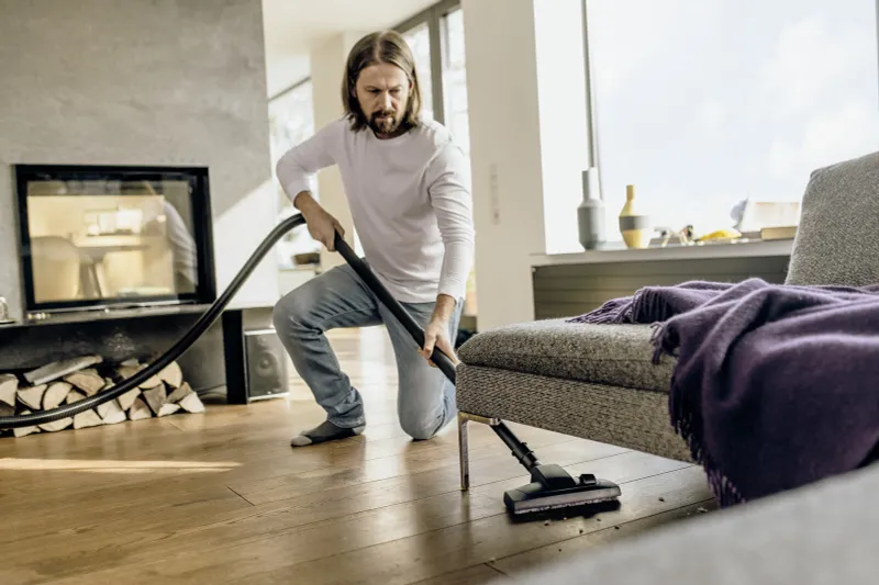 Строительный пылесос Karcher WD 2 Plus V-12/6/18/C 1000Вт (уборка: сухая/влажная) желтый