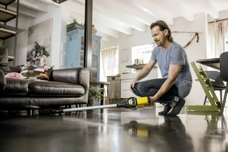 Пылесос ручной Karcher VC 6 Cordless our Family Limited Edition *EU 250Вт черный/желтый