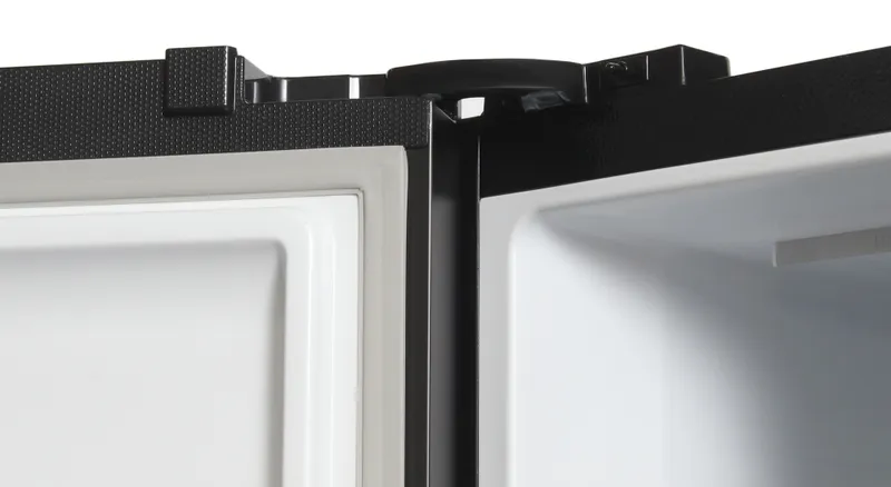 Холодильник Hyundai CS5073FV 3-хкамерн. графит