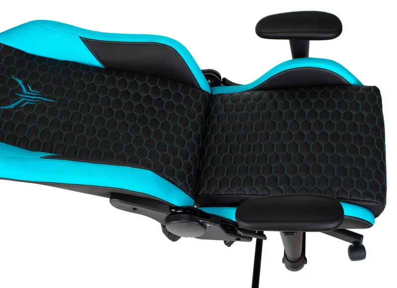 Кресло игровое Knight Neon черный/голубой соты эко.кожа с подголов. крестов. металл