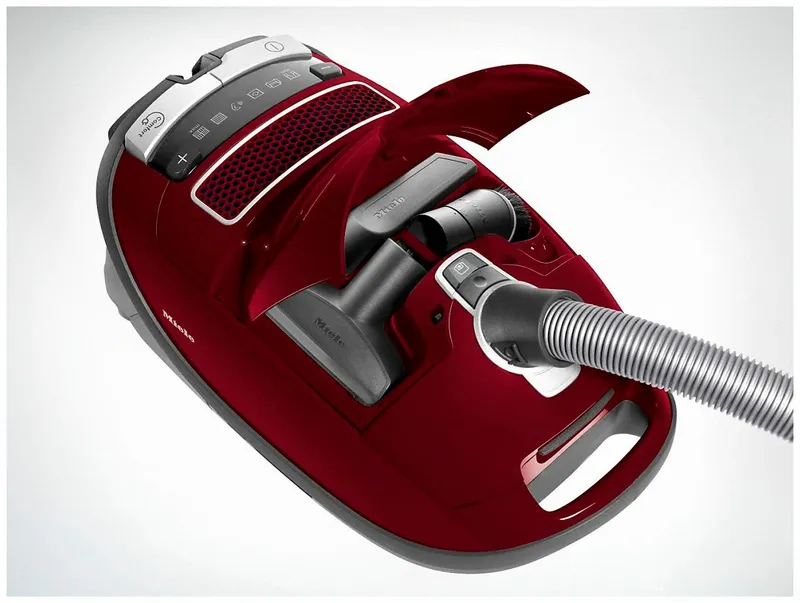 Пылесос Miele Complete C3 Active 890Вт красный