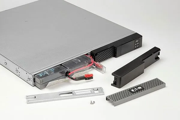 Источник бесперебойного питания Eaton 5P 650IR 420Вт 650ВА черный/серебристый