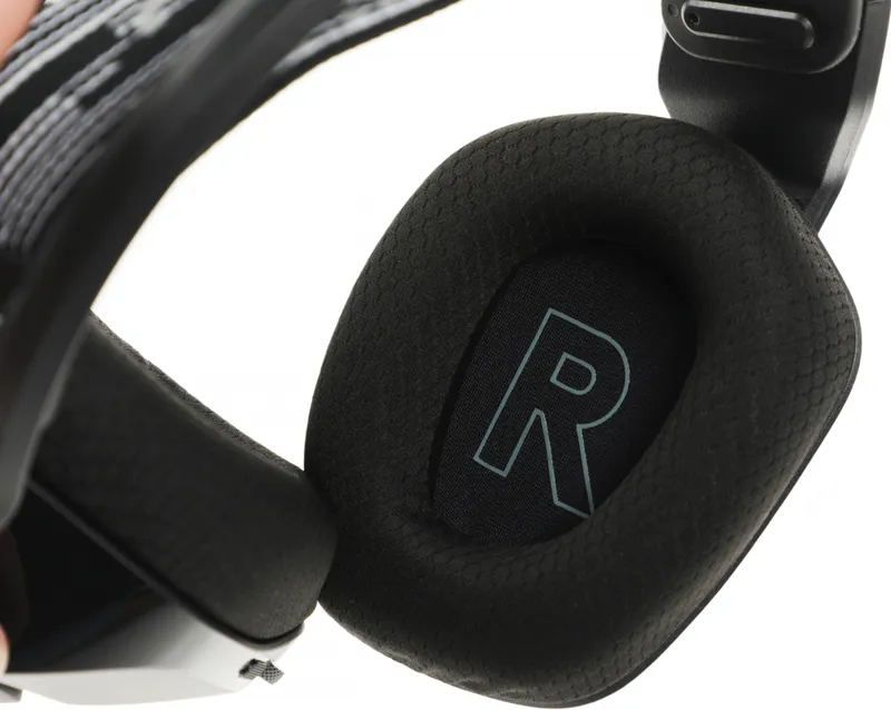 Наушники с микрофоном Logitech G733 Lightspeed черный накладные Radio оголовье (981-000864)