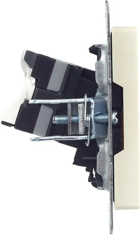 Розетка комп. IEK Brite РК10-БрКр BR-K10-1-K10 одинар. скрыт. штор. IP20 бежевый (упак.:1шт)
