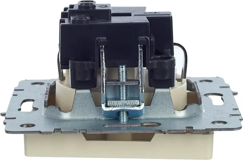 Розетка силов. IEK Brite РС11-1-0-БрКр BR-R11-16-K10 одинар. скрыт. зазем. IP20 бежевый (упак.:1шт)