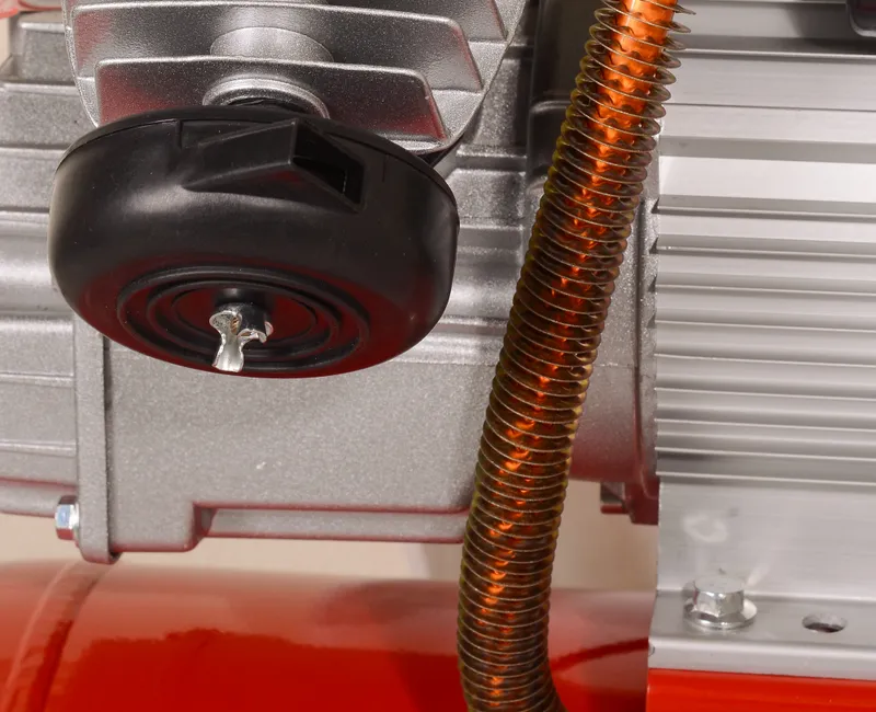 Компрессор поршневой Ресанта КП-50/400М масляный 400л/мин 50л 2500Вт красный/черный