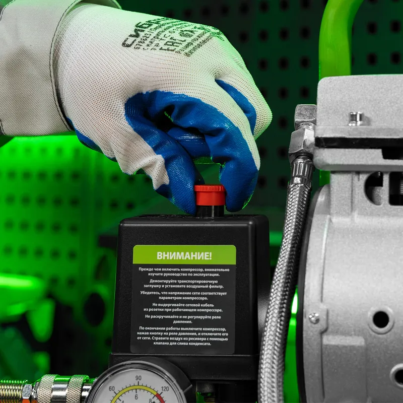 Компрессор поршневой Сибртех МБ 750/10 безмасляный 150л/мин 10л 750Вт зеленый