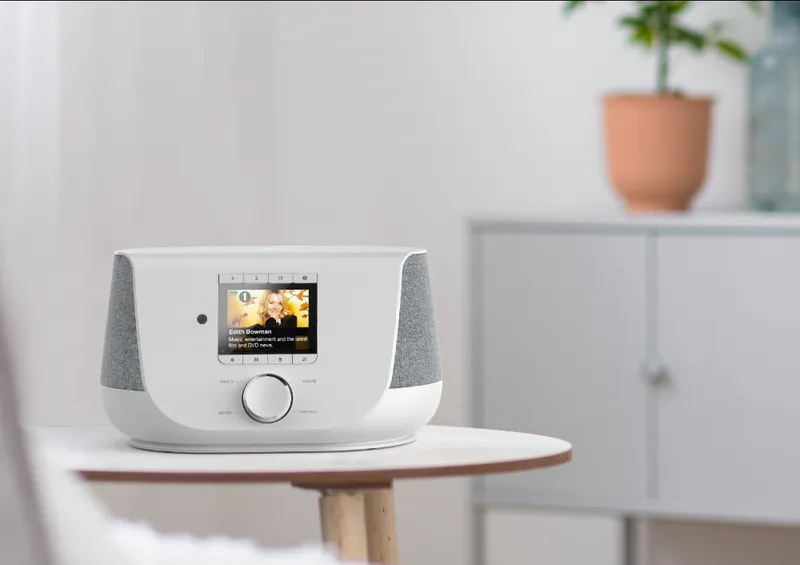 Радиоприемник настольный Hama DIR3300SBT белый USB