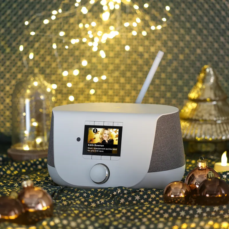 Радиоприемник настольный Hama DIR3300SBT белый USB