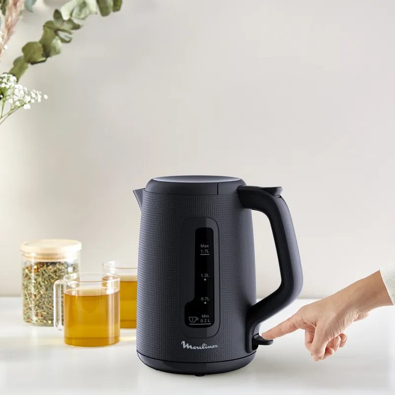 Чайник электрический Moulinex BY2M0810 1.7л. 2400Вт черный корпус: пластик (7211419022)