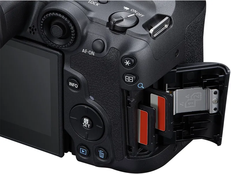 Фотоаппарат Canon EOS R7 черный 32.5Mpix 2.95" 4K WiFi RF-S 18-150mm f/3.5-6.3 IS STM LP-E6NH